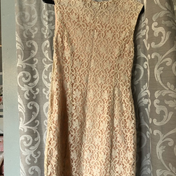 Lace Dress - Picture 2 of 3